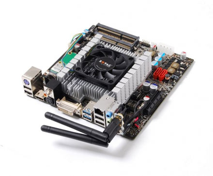 ZOTAC IONITX U Series (Intel Atom D525) [IONITX-U-E]